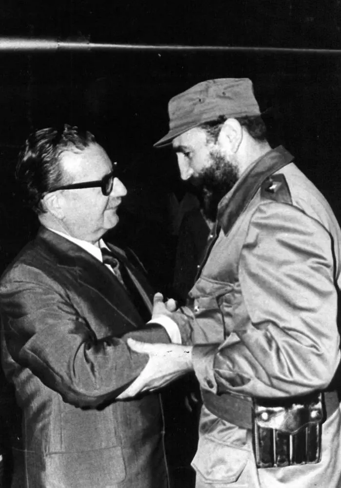 Palabras de ida y vuelta. Allende y Cuba 6 fidel allende.jpg