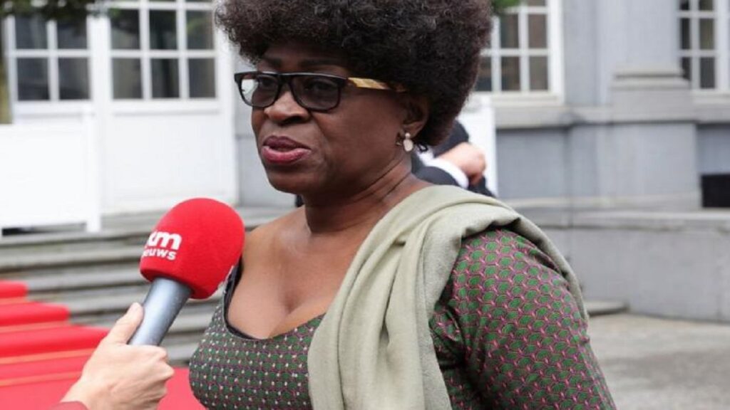 El eco prolongado e intenso de Patricio Lumumba 4 rosa 2
