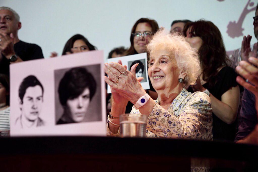 Argentina recupera al nieto 138 robado por la dictadura en 1976 3 img 20241227 155921 154