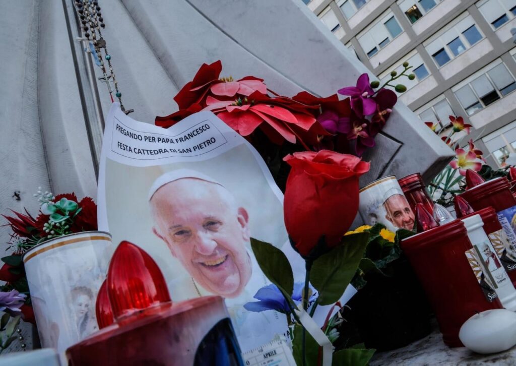 Sheinbaum destaca el legado humanista del Papa Francisco mientras su salud permanece delicada 2 mexico papa