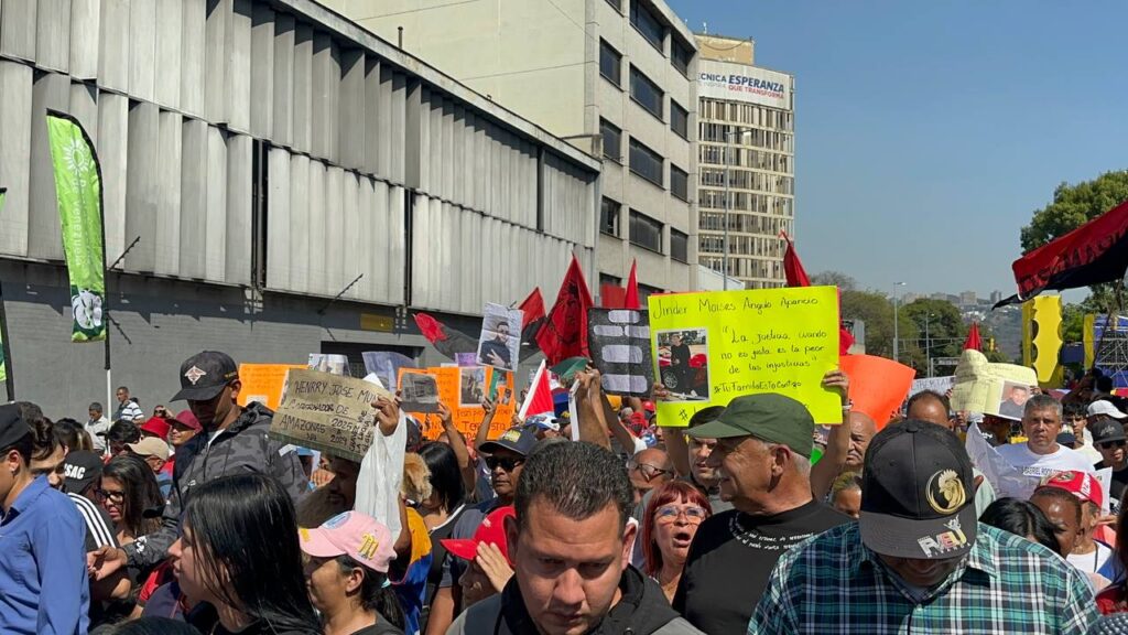 En imágenes: Venezuela se moviliza en defensa de connacionales secuestrados por Bukele 4 3 5