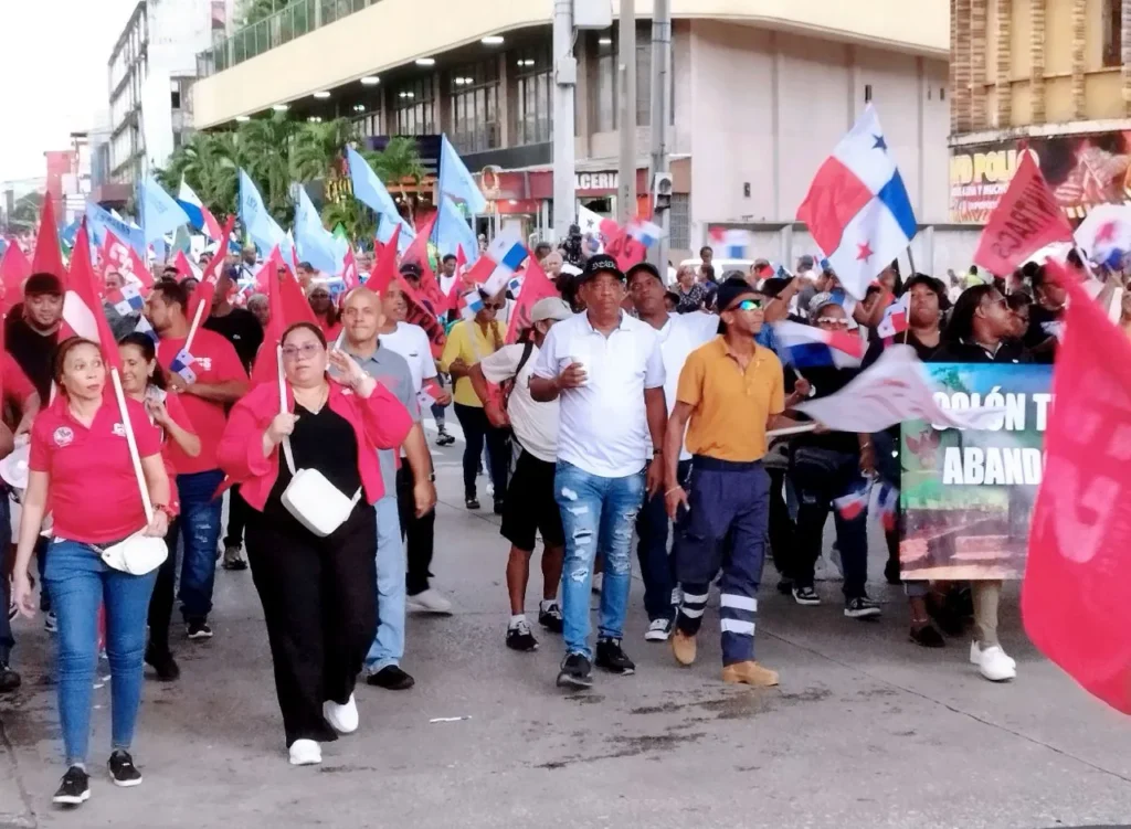 Organizaciones sociales panameñas se movilizan contra la visita del secretario de Defensa de EE.UU.