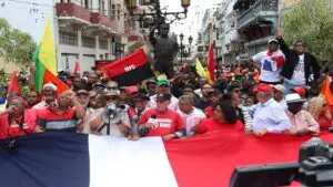 Dominicanos marchan en defensa de la soberanía nacional y contra intervencionismo de EE.UU. 5 manifestacion epublica dominicana 1