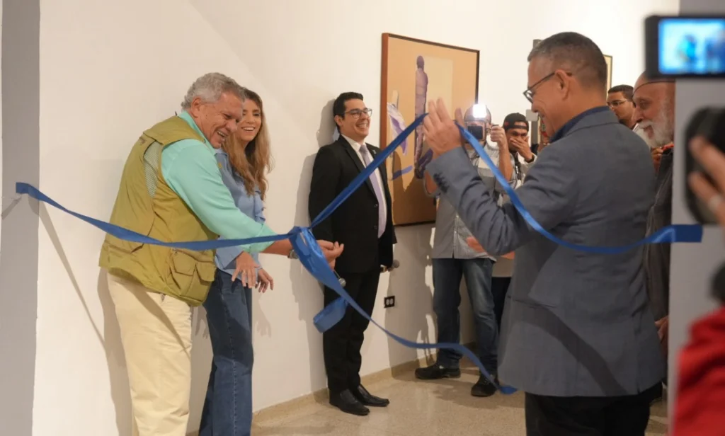 20 años de teleSUR: inauguran exposición híbrida "La otra mirada de la noticia global" 2 1 65
