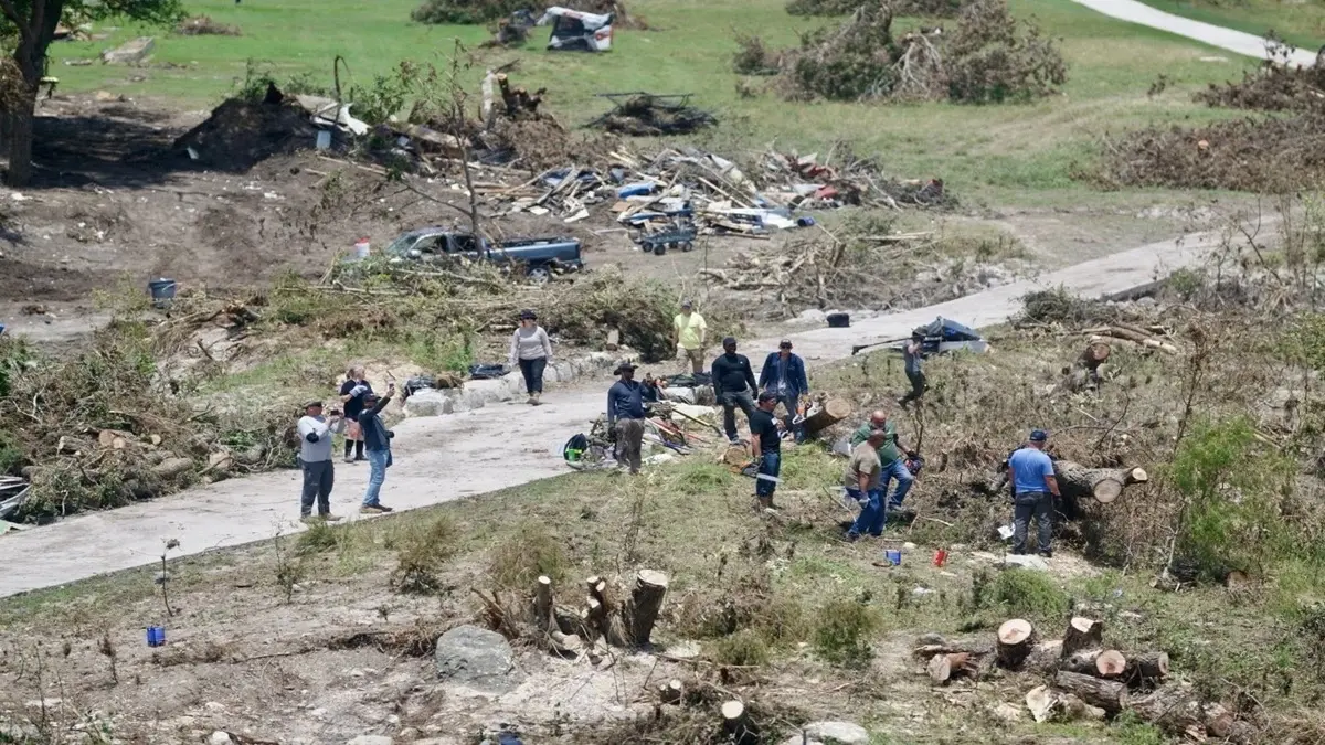 Inundaciones en Texas dejan cientos de desaparecidos y al menos 134 muertos 1 17aae44f5eacd5cd22cc85b4b22b7e49ece69802 1.jpg