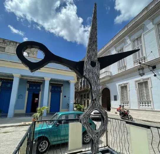 Vitín Avilés: los barberos también cantan 3 3 emblema del callejon de los peluqueros la habana.jpg