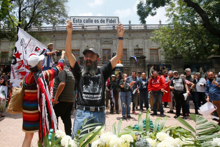 Exigen en México devolución de estatuas del Che y Fidel que fueron retiradas del Parque Tabacalera 1 520077833 766333655935643 9026903438311736128 n 1
