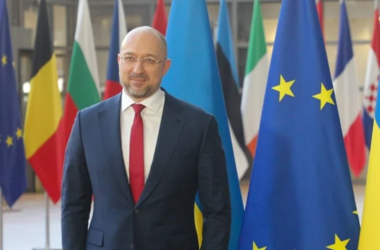 Primer ministro de Ucrania presenta su dimisión ante el Parlamento del país 1 6022b641ad37b887168683