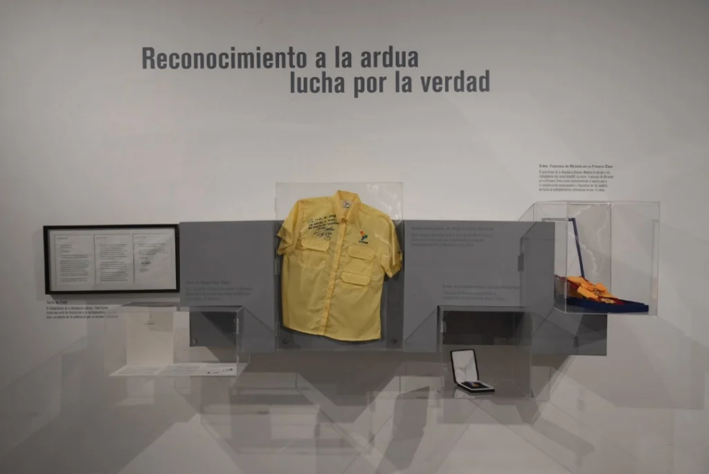20 años de teleSUR: inauguran exposición híbrida "La otra mirada de la noticia global" 6 7 1