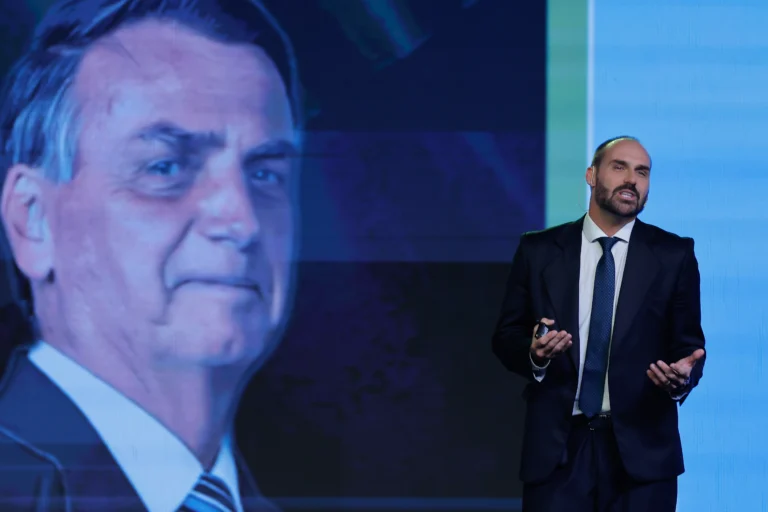 Supremo Tribunal de Brasil bloquea cuentas bancarias del hijo de expresidente Bolsonaro 1 8022460043001
