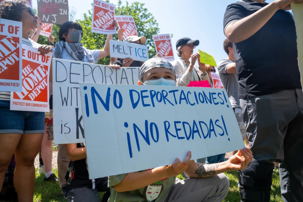Deportaciones masivas: Crece desaprobación de políticas antimigratorias de Trump en EE.UU.
