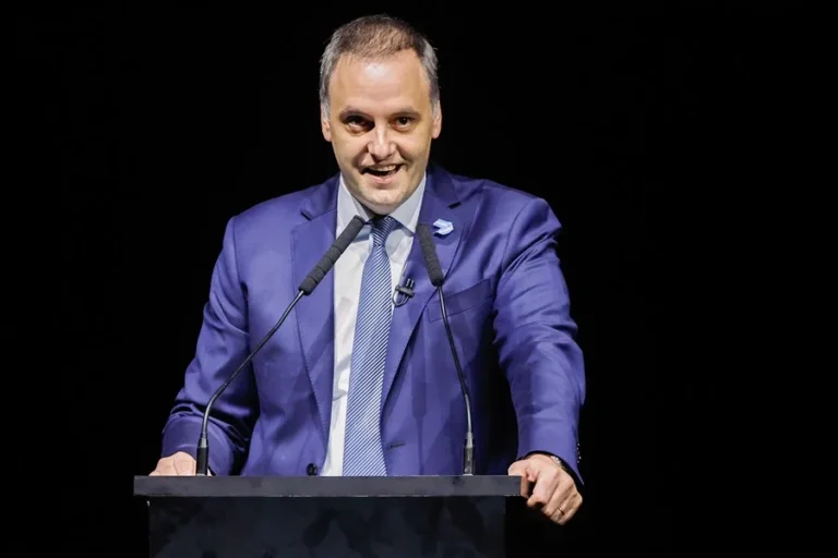 adorni