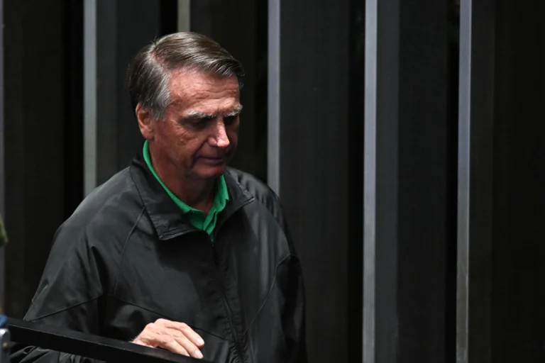 Corte Suprema de Brasil obliga a Bolsonaro a utilizar tobillera electrónica ante peligro de fuga 1 bc34c23581d1fdb40501057fcc90423c292b41c0
