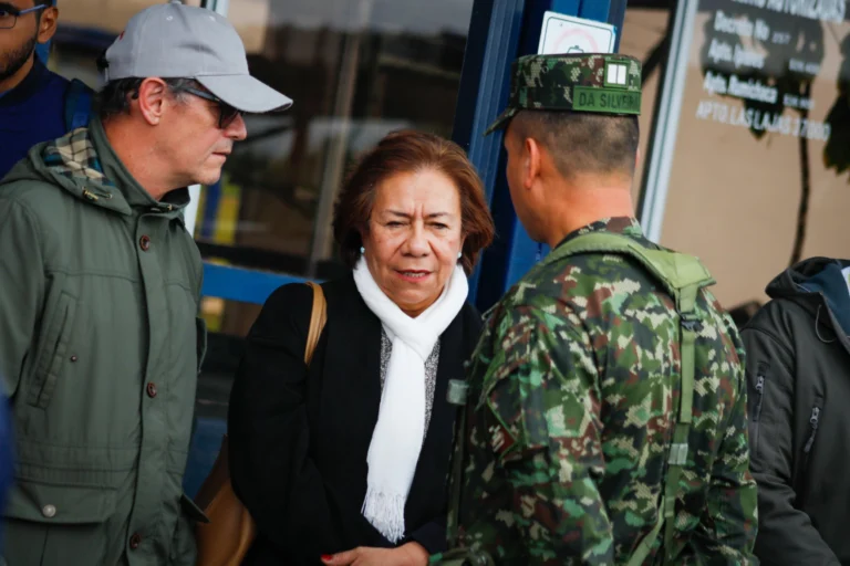 Colombia recibe a connacionales deportados desde Ecuador en medio de tensiones diplomáticas 1 canciller