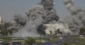 Israel bombardea sede del Ejército y Palacio de Gobierno sirio en Damasco 1 captura de pantalla 2025 07 16 103048