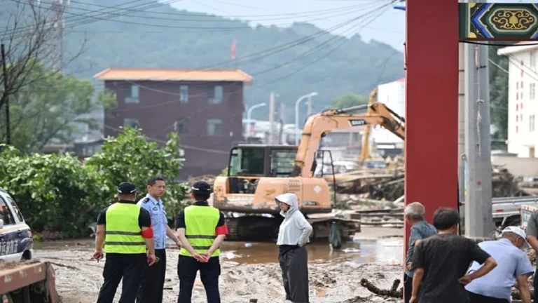 China: Tormentas en Beijing dejan 44 muertos y nueve desaparecidos 1 china tormenta