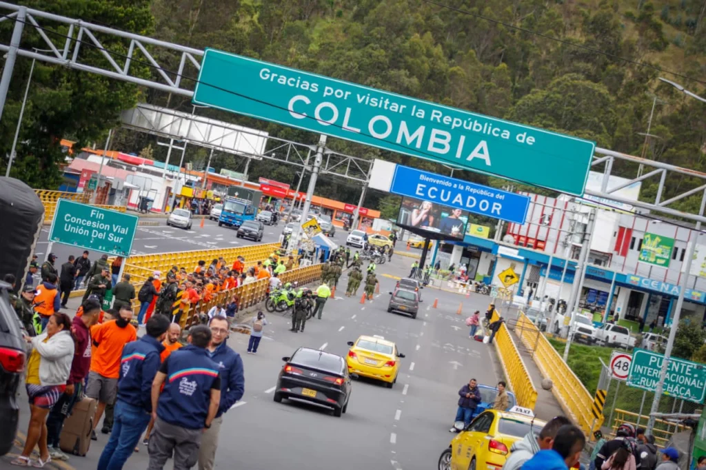 Colombia recibe a connacionales deportados desde Ecuador en medio de tensiones diplomáticas 4 colombianos3