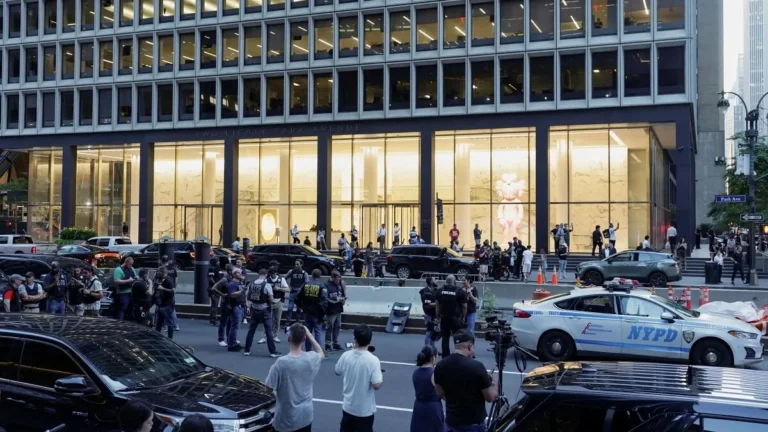 Al menos cinco personas mueren en tiroteo en Manhattan, Nueva York 1 eeuu tiroteo