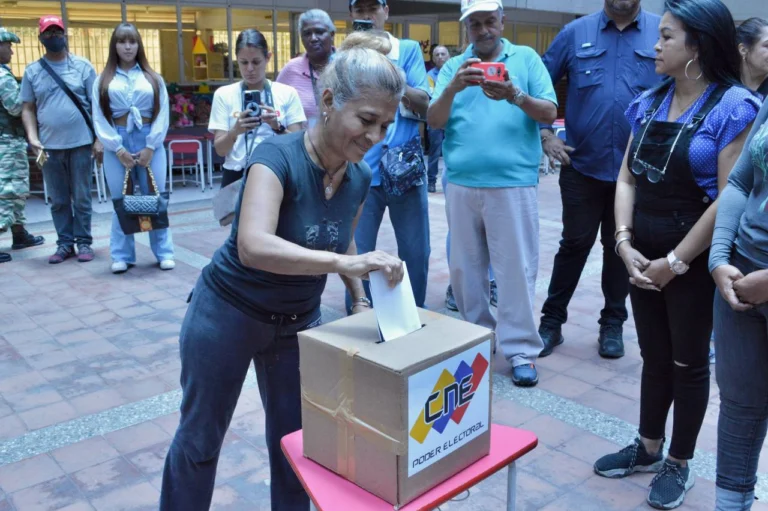 Venezuela fortalece democracia comunal: 21 millones eligen poder local el 27J 1 eleccion