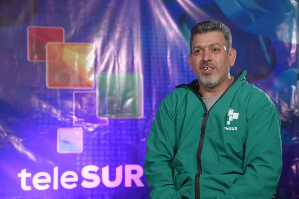 Reconocimiento: Los trabajadores con 20 años de vocación en teleSUR 10 fabian couto