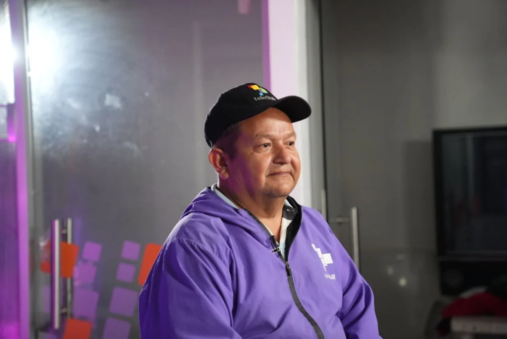 Reconocimiento: Los trabajadores con 20 años de vocación en teleSUR 9 freddy