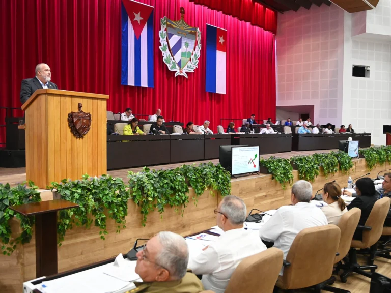 Parlamento cubano rechaza nuevo memorando de EE.UU. que refuerza bloqueo y prohíbe el turismo 1 gv 4lbjwuaeraqe