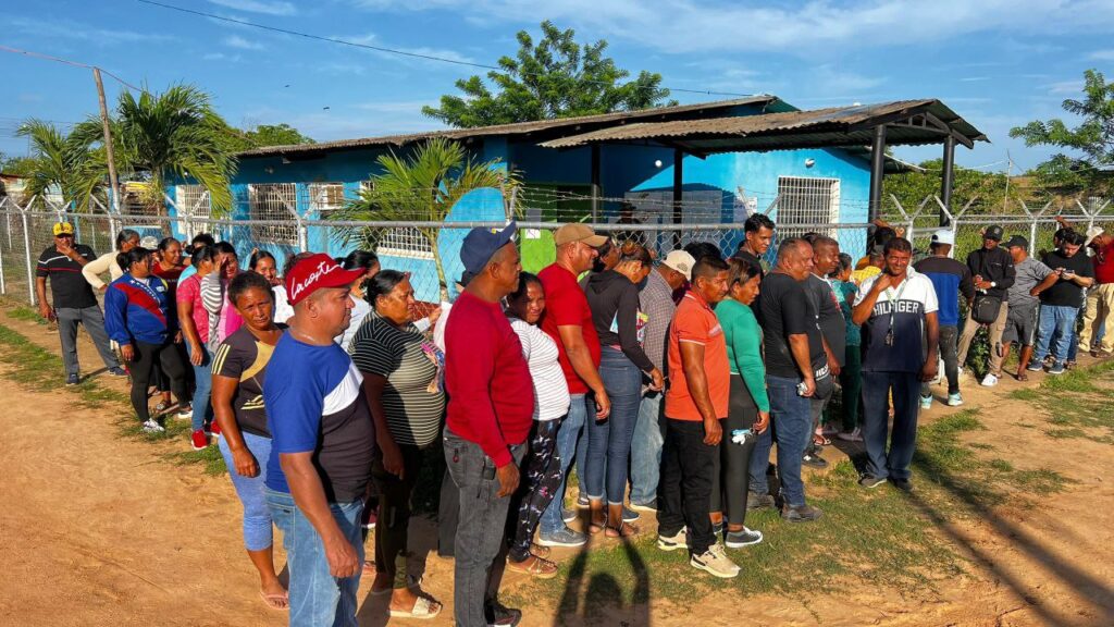 En imágenes: Venezuela se moviliza para ejercer su derecho al voto 6 gw3upkjamaebnzn