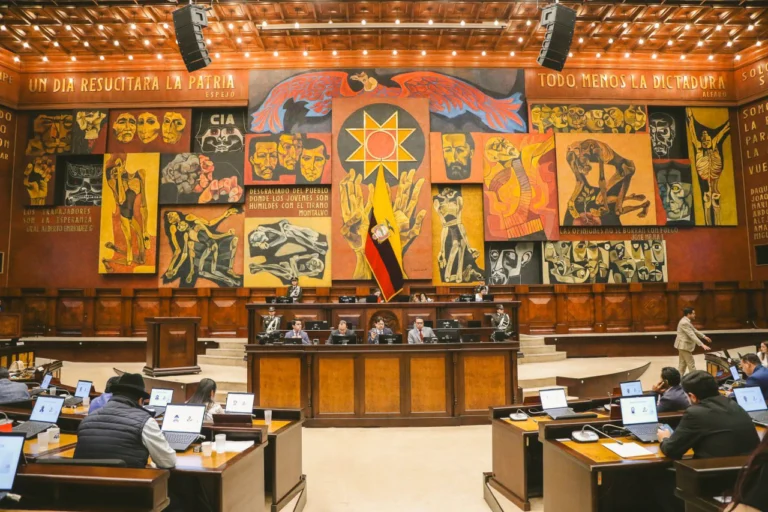 Ecuador: Noboa asfixia ONGs con ley de control financiero 1 gwe6qidwaaatp 4