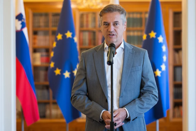 Eslovenia: primer país de la UE que prohíbe el comercio de armas con Israel 1 gwjztfywaaaqy w