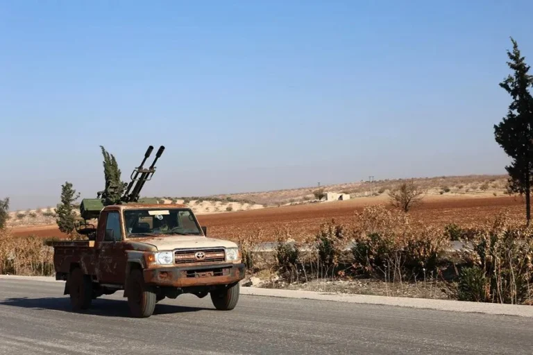 En tanto, los representantes de Türkiye, Jordania y Arabia Saudita pidieron que se respete la seguridad y la estabilidad siria. Por su parte, el representante ruso, asily Nebenzia, afirmó que con la información disponible, "se ha evitado el escenario más devastador para el futuro de Siria".