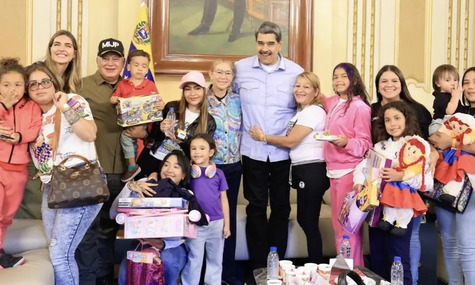 En imágenes: Encuentro del presidente Maduro con niños venezolanos rescatados de EE.UU. 2 img 9397.jpg