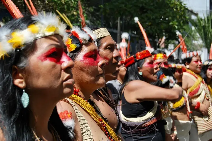 indigenas.jpg