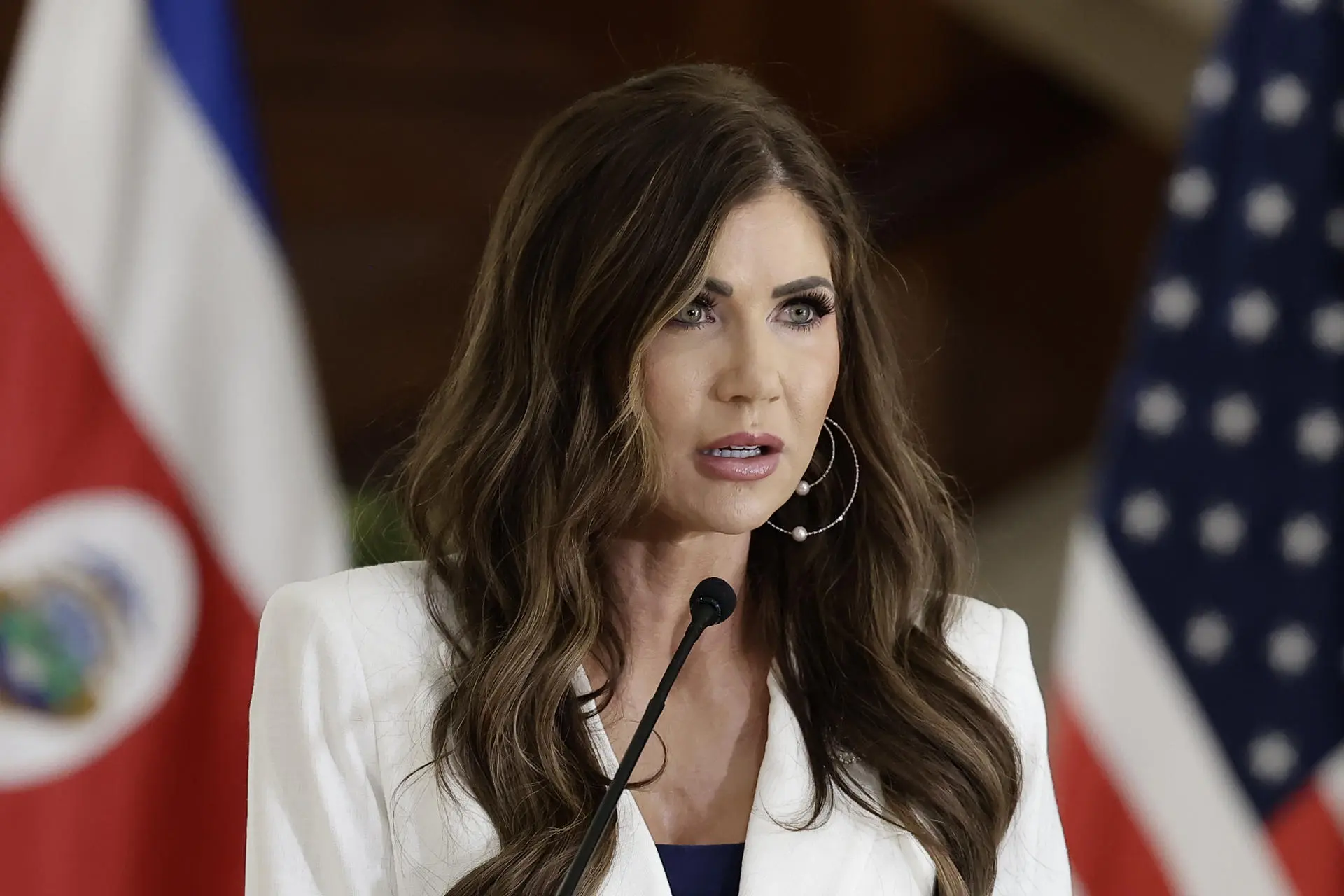 kristi noem visitara argentina.jpg