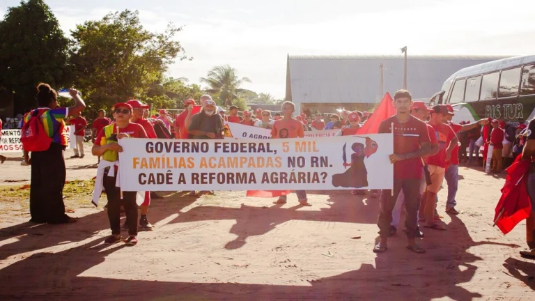 En imágenes: MST de Brasil exige Reforma Agraria Popular y soberanía nacional en Semana Campesina 1 mst 0