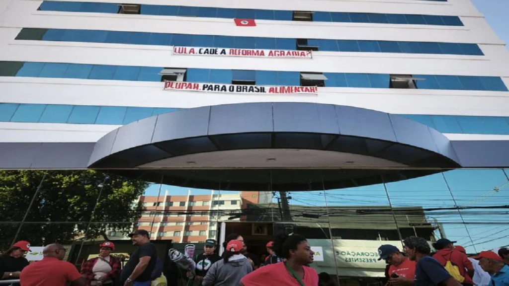 En imágenes: MST de Brasil exige Reforma Agraria Popular y soberanía nacional en Semana Campesina 11 mst12