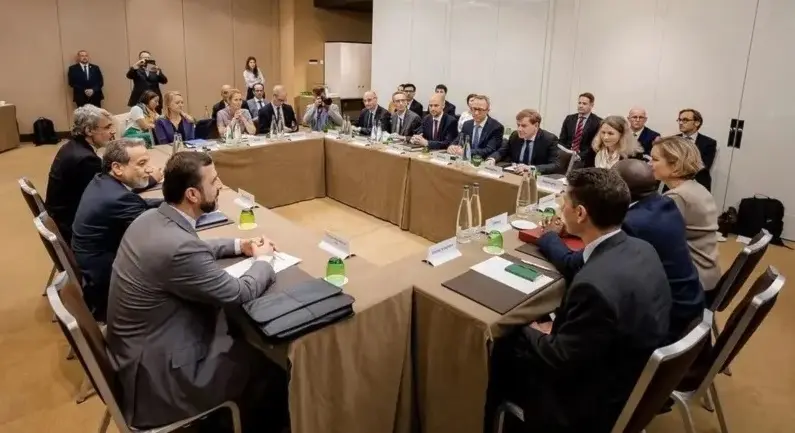 negociaciones iran y troika ue foto al mayadeen.jpg