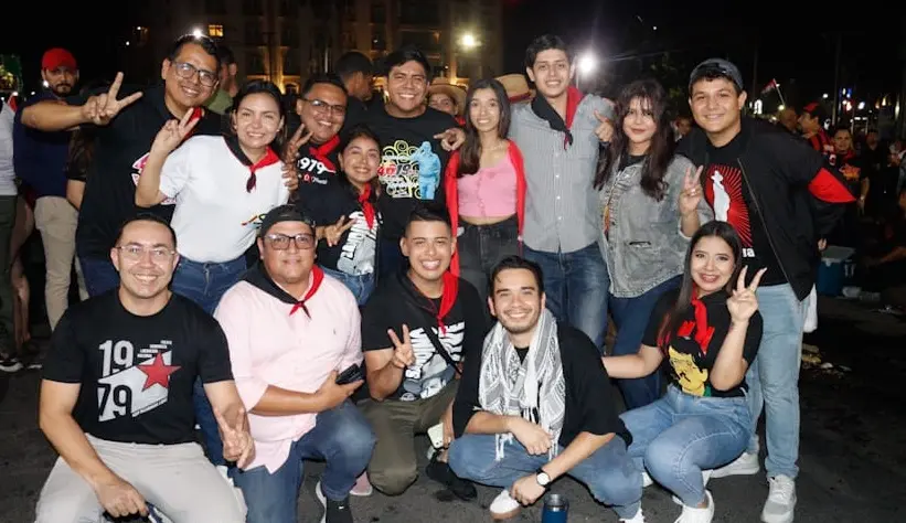 Nicaragüenses saludan con masivas vigilias el triunfo sandinista sobre la dictadura apoyada por EE.UU. 2 nicaragua vigilas 1 1.jpg