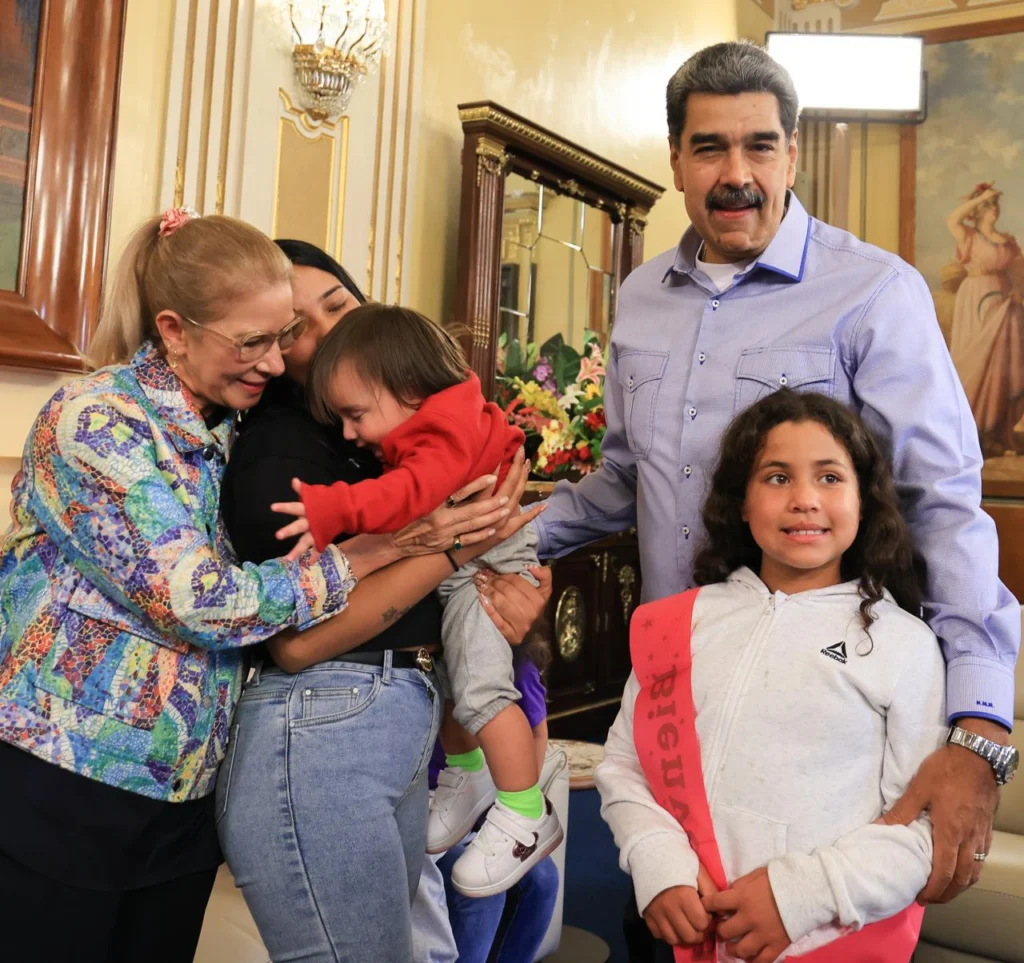 En imágenes: Encuentro del presidente Maduro con niños venezolanos rescatados de EE.UU. 6 photo 2025 07 18 15 58 11