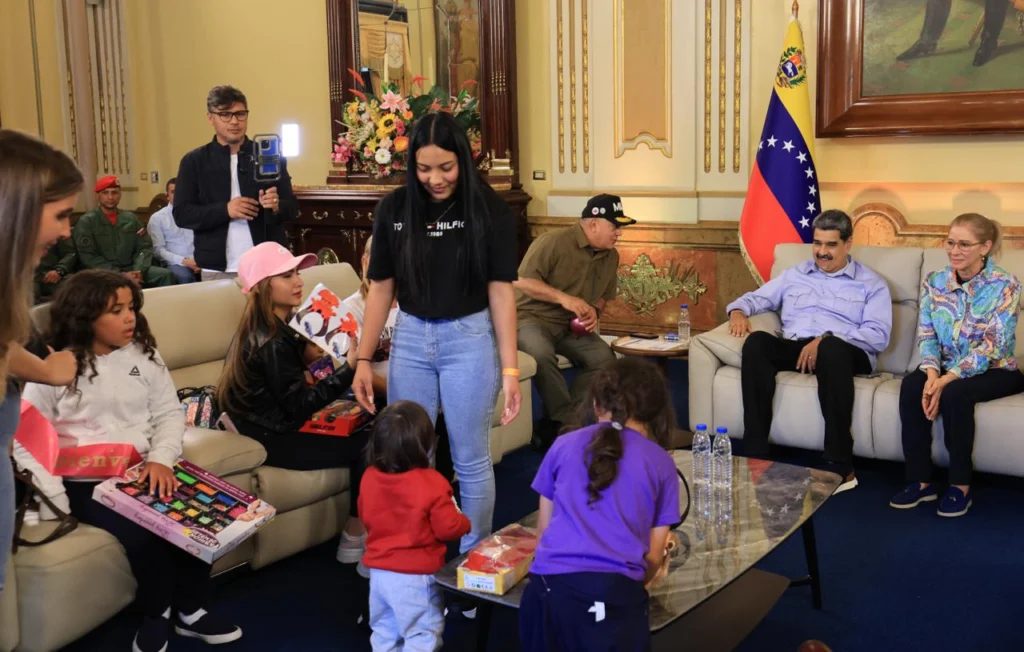 En imágenes: Encuentro del presidente Maduro con niños venezolanos rescatados de EE.UU. 4 photo 2025 07 18 15 58 14