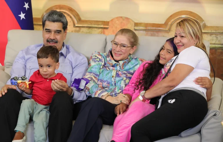 En imágenes: Encuentro del presidente Maduro con niños venezolanos rescatados de EE.UU. 1 photo 2025 07 18 15 58 15 2