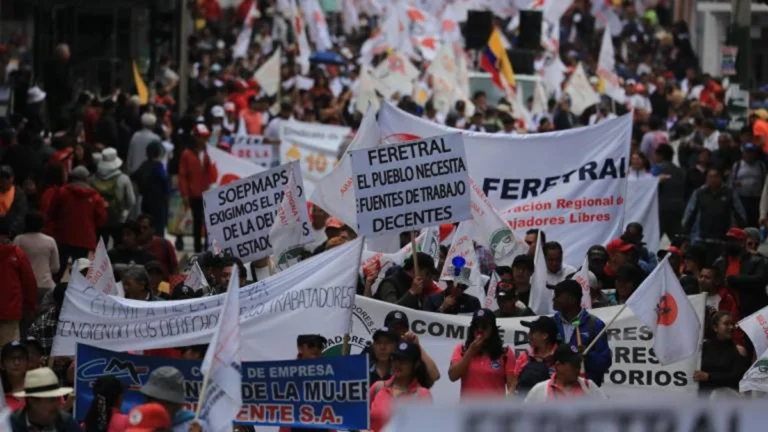Ecuador: Colectivos sociales se movilizan contra reformas antiderechos de Noboa 1 quito movilizaciones