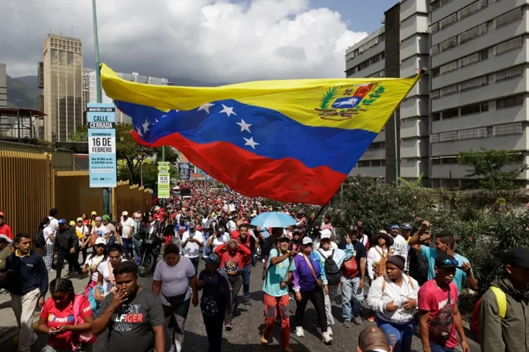 Elecciones Municipales en Venezuela: "El chavismo fortalece su arraigo mientras la oposición se desmorona" 1 venezuela marchas chavismo chavez