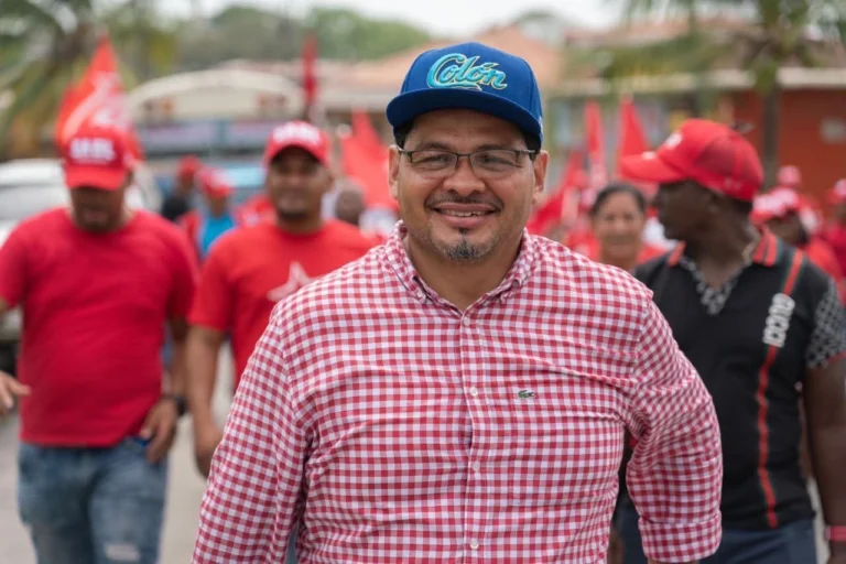 Líder de Suntracs recibe asilo de Bolivia ante persecución política del Gobierno panameño 1 whatsapp image 2025 07 19 at 5 03 22 pm