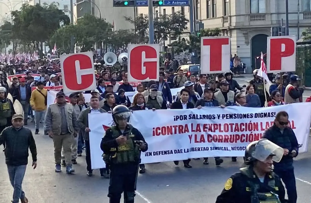 Perú: Organizaciones sociales protestan para exigir la renuncia de Dina Boluarte 1 whatsapp image 2025 07 23 at 14 16 46.jpeg