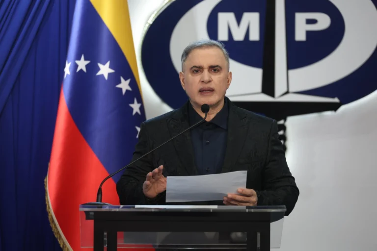 Venezuela abre investigación a Bukele por graves violaciones de DD.HH. a secuestrados en el CECOT 1 william saab fiscal general venezuela foto efe