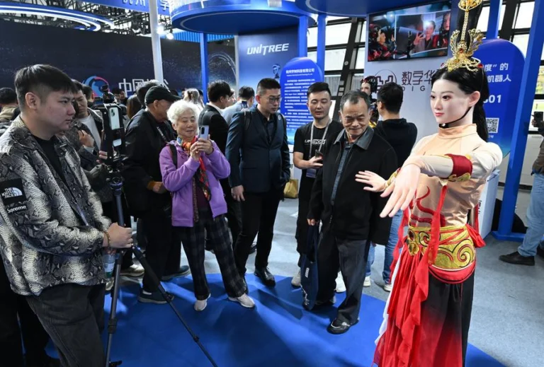 China supera los 1.120 millones de usuarios de internet, potenciando destrezas en cultura e IA 1 xinhua
