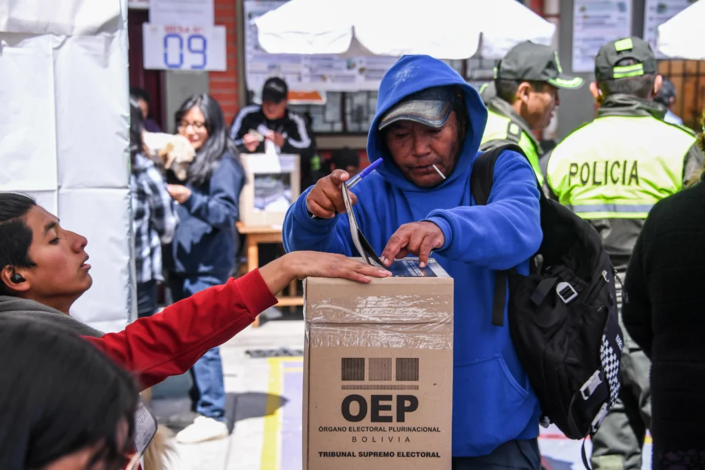 Bolivia elige: Millones de ciudadanos acudieron a las urnas para decidir el rumbo de la nación
