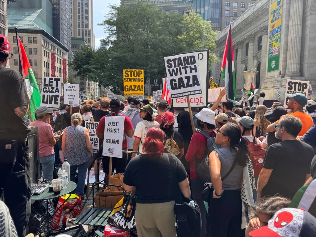 Miles de estadounidenses marchan en Nueva York contra el genocidio en Gaza