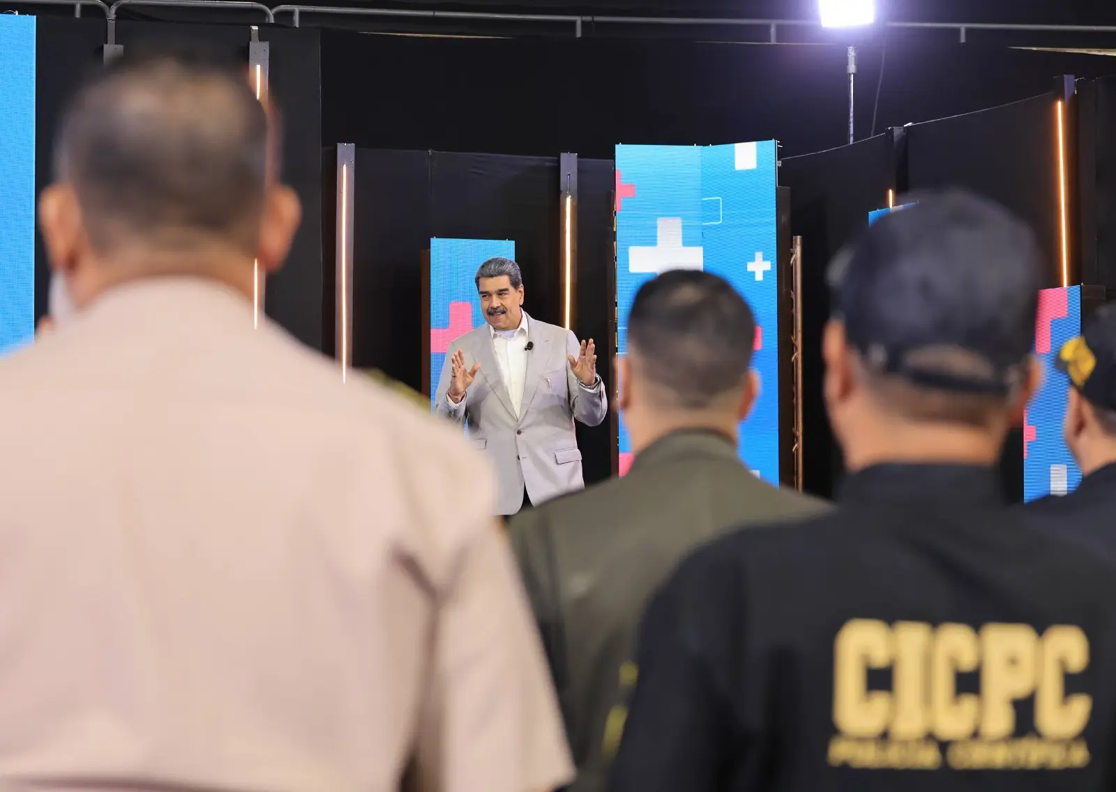 Presidente de Venezuela destaca fusión popular militar policial para garantizar la paz en el país 2 7c01a8a4 2e95 4745 afbd b3057599c44b.jpeg
