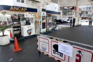 Sindicato ocupa refinería en Uruguay por falta de respuesta gubernamental a demandas laborales 11 856bd307ca716db2e0a4b4cda16c314760246142w